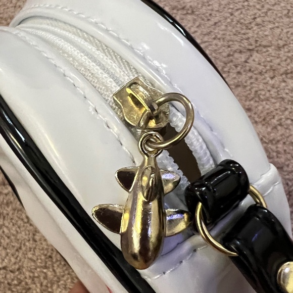 Elizabeth Arden Small Black WhiteTravel Purse | New Never Used | Makeup Purse - Picture 3 of 4